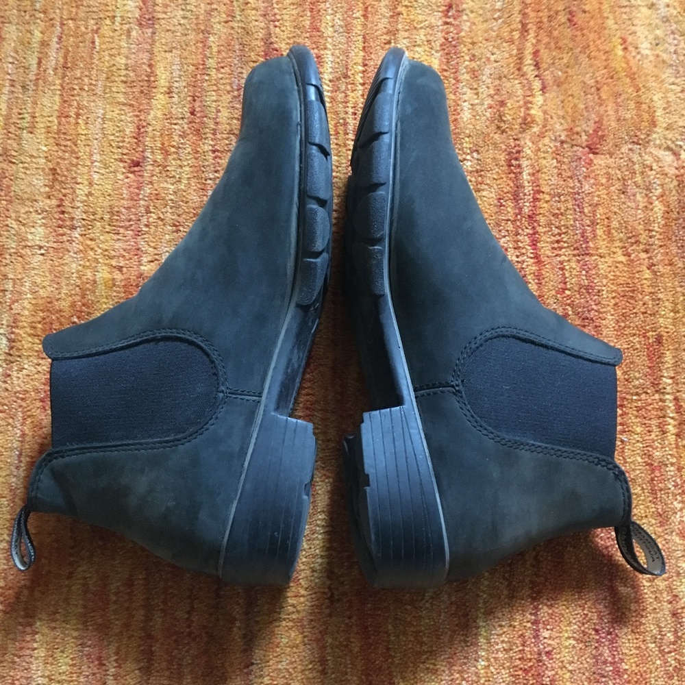 Blundstone women’s ankle boots - size 11